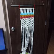 Mi proyecto del curso: Introducción al macramé: creación de un tapiz decorativo. Accessor, Design, Arts, Crafts, Interior Design, Decoration, Fiber Arts, Macramé, and Textile Design project by Dafne Zapata - 06.13.2022