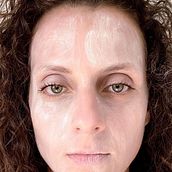 Mi proyecto del curso: Autorretrato fotográfico artístico. Photograph, Portrait Photograph, Fine-Art Photograph, Self-Portrait Photograph & Interior Photograph project by Mariam Gamel - 06.13.2022