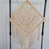 Meu projeto do curso: Introdução à tapeçaria em macramê. Un progetto di Design di accessori, Artigianato, Fiber Art, Macramè e Textile Design di mariah_lima - 14.06.2022