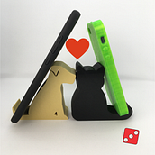 Gato phone e Cão Phone. Design, Accessor, and Design project by Simone Sperhacke - 09.24.2018