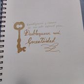Cuaderno de dibujo: Desbloquear mi creatividad. @art.danit. Een project van Traditionele illustratie,  Schetsen,  Creativiteit,  Tekening, Aquarelschilderen, Kinderillustratie, Sketchbook y Schilderen met gouache van Daniela Tellería - 17.06.2022