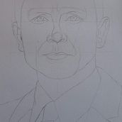 Meu projeto do curso: Retrato realista com lápis grafite - Daniel Craig (007). Een project van Traditionele illustratie,  Beeldende kunst,  Schetsen, Tekening met potlood,  Tekening,  Portrettekening, Realistische tekening,  Artistieke tekening y Anatomisch tekenen van Rafaela Vara - 18.06.2022