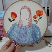 Mi proyecto del curso: Retrato bordado con elementos botánicos. Un proyecto de Bordado y Diseño textil de c.nowacki91 - 22.06.2022