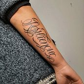 Mi proyecto del curso: Tatuaje a mano alzada de letras cursivas. Lettering, and Tattoo Design project by Matias Fica - 06.23.2022