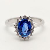 Modelado de anillo en Rhinoceros 3D. Un progetto di 3D e Design di gioielli di Carolina Gómez Alemany - 01.05.2022