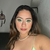 Mi proyecto del curso: Introducción a las técnicas profesionales de maquillaje. Un progetto di Cinema, video e TV, Direzione artistica, Fashion design e Fotografia di moda di selmayanez - 24.06.2022