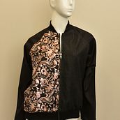 Mi proyecto del curso: Corte y confección de una cazadora bomber desde cero.. Fashion Design, Sewing, Patternmaking, and Dressmaking project by Víctor Albornoz Figueroa - 06.28.2022