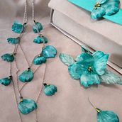 Flor de tejido seda, pintada a mano. Un proyecto de Artesanía de Esther Minerva Lopez - 02.07.2022