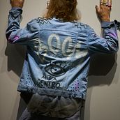 Chaqueta customizada - pintada a mano . % Daniela Vasquez Salazar tarafından hazırlanan Güzel sanatlar projesi - 07.02.2022