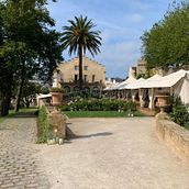 Carpas del Palacio de Figueras. Un progetto di Architettura di copyrats - 06.07.2022