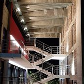 Proyecto de Iluminación Arquitectonica Interior y Exterior , Auditorio DA, Santo Domingo. Un progetto di Architettura, Lighting design e Audio di Sarah Quezada - 07.07.2022