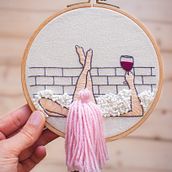 Wine & Bath. Un projet de Broderie de Theresa Wensing - 11.07.2022