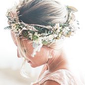 Una Corona para Britt!. Un projet de Design , et Art floral et végétal de Ro Garcia - 13.07.2022