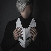 "Mask". Photograph, Fine Arts, Photograph, Post-production, Photo Retouching, Self-Portrait Photograph, Photomontage, Photographic Composition, Fine-Art Photograph, Digital Photograph, Studio Photograph, Photographic Lighting, and Portrait Photograph project by Axel Villeda - 02.25.2020