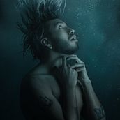"Drown". Photograph, Post-production, Photograph, Photo Retouching, Portrait Photograph, Photographic Lighting, Studio Photograph, Fine-Art Photograph, Photographic Composition, Photomontage, Self-Portrait Photograph, and Digital Photograph project by Axel Villeda - 04.27.2020