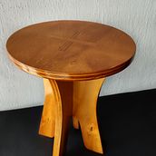 Carpintería profesional para principiantes - Taburete. Projekt z dziedziny Craft, Projektowanie i w, rób mebli, Projektowanie wnętrz, DIY i Obróbka drewna użytkownika Ivan Sánchez - 14.07.2022