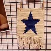 Mi proyecto del curso: Intarsia crochet: teje tus propios tapices. Un progetto di Fashion design, Interior Design, Fiber Art, DIY, Uncinetto e Textile Design di mercemaccari - 14.07.2022