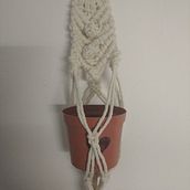 Mi proyecto del curso: Diseño de accesorios fue un portamacetas en macramé. Accessor, Design, Arts, Crafts, Decoration, Fiber Arts, Macramé, and Textile Design project by adrianafederico - 07.15.2022