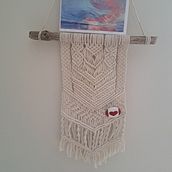 Small wall hanging macramé. Macramé, Arts, Crafts, and Decoration project by Maryka Alfonso - 07.15.2022