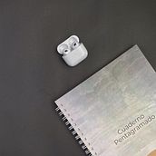 Cuadernos Pentagramados . Un proyecto de Publicidad, Fotografía, Marketing, Redes Sociales, Fotografía con móviles, Fotografía de producto, Mobile marketing, Instagram, Fotografía para Instagram, Fotografía Lifest, le y Música de Nicolás León - 21.07.2022