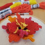 My project for course: Double Hoop Embroidery with Relief Stitches. Un proyecto de Bordado y Diseño textil de Ana Karen Dubilet - 25.07.2022