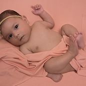 Mi proyecto del curso: Introducción a la fotografía newborn. Photograph, Portrait Photograph, Studio Photograph, Lifest, le Photograph & Interior Photograph project by Alejandra Martínez - 07.27.2022