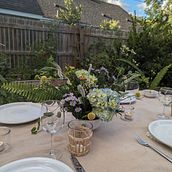 My project for course: Floral Arrangement Design with Seasonal Blooms. Un progetto di Interior design, Paesaggismo, Interior Design, DIY e Design floreale e vegetale di Jordan Prescher - 29.07.2022