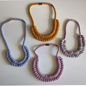 My project for course: Rope Jewelry for Beginners: Make Your Own Necklaces . % Margarita Kuncheva tarafından hazırlanan Sanat ve El Sanatları, Mücevher Tasarımı, Makrome, Ve Tekstil Tasarımı projesi - 08.05.2022