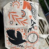 My project for course: Introduction to Hand-Painting on Clothing. Pintura, DIY, Upc, cling, Design têxtil e Ilustração tradicional projeto de kanikakalra - 05.08.2022