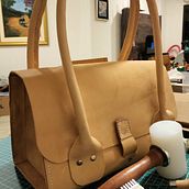 Mi proyecto del curso: Creación de bolsos de cuero artesanales para principiantes. Design, Accessor, Design, Arts, Crafts, and Sewing project by Santiago Rojas Ayala - 08.07.2022