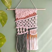 Meu projeto do curso: Macraweave: combine macramê com técnicas de tear . Design accesoriu, Design interior, Decorațiuni, Arte din fibre, Macramé, Țesut și Design textil de Thaís Pereira - 07.07.2022