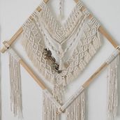 Mi proyecto del curso: Introducción al tapiz de macramé. Un proyecto de Diseño de complementos, Artesanía, Tejido y Macramé de degliserom - 09.08.2022