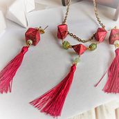 Meu projeto do curso: Criação de joias com técnicas de origami em papel. Un progetto di Design di accessori, Artigianato, Design di gioielli, Papercraft, Fashion design e DIY di alldollhaus - 10.08.2022