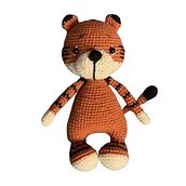 Oakie, mi tigre . Arts, Crafts, Fiber Arts, Art To, s, Creating with Kids, Crochet, and Amigurumi project by Regina Ramírez Monroy - 08.08.2022