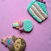 My project for course: Cookie Decoration with Royal Icing for Beginners. Design, and DIY project by Sarah Chidgey - 08.14.2022