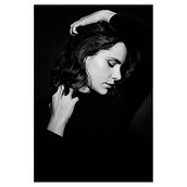 Foto ritratto moderno: Gloria. Photograph, Portrait Photograph, Photographic Lighting, Studio Photograph, Digital Photograph, and Fine-Art Photograph project by Enrico Pignatti - 08.05.2022