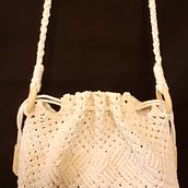 Il mio progetto del corso: Macramè: dal primo nodo al design finale. Accessor, Design, Decoration, Fiber Arts, and Macramé project by Maria Teresa Vittoria Valente - 08.15.2022