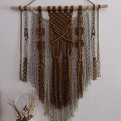 Meu projeto do curso: Introdução ao macramê: criação de um tapete decorativo. Accessor, Design, Arts, Crafts, Interior Design, Decoration, Fiber Arts, Macramé, Textile Design, and Creativit project by Eliane Paniago - 08.16.2022