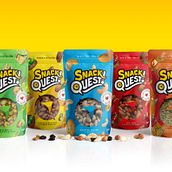Branding & Packaging | Snack Quest Snacks. Un projet de Design , Br, ing et identité, Design de papeterie, Packaging, Conception de produits, Création de logos, T, pographie, Design t, pographique, Conseil créatif, Créativité, Direction artistique, Design graphique, Photographie de produits, Lettering numérique, Conception numérique , et Stratégie de marque de Rajesh Thyagarajan - 17.08.2022