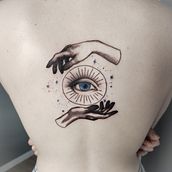 Mój projekt z kursu: Tatuaż techniką „blackwork” z użyciem cienkich linii. Tattoo Design project by Karolina Solarska - 07.13.2022