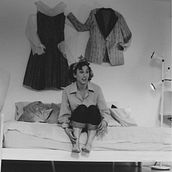 Five on a Futon. Een project van Film, video en televisie van Amy Liz - 20.08.2022