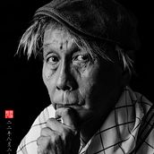 My project for course: The Art of Self-Portraits: Expressing Yourself through Photography. Photograph, Portrait Photograph, Studio Photograph, Self-Portrait Photograph, Photograph, and Post-production project by Chia Kwek Fah - 08.21.2022
