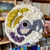 Mi proyecto del curso: Creación de lámparas colgantes tejidas. Un progetto di Artigianato, Interior Design, Fiber Art e Tessitura di Isabel Alvarado - 21.08.2022