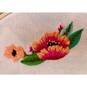 Mi proyecto del curso: Bordado freestyle sobre tul para principiantes. Un projet de Création d'accessoires, Broderie, Illustration botanique , et Design textile de elle_et_le_fil - 21.08.2022