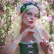 Nature Fairy - Florina. Projekt z dziedziny Projektowanie ubrań, Craft i Projektowanie dodatków użytkownika Sara Techoueyres - 22.08.2022