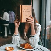 La seducción de un café. Un progetto di Scrittura, Creatività, Stor, telling, Narrativa e Scrittura creativa di Jennifer Barillas - 25.08.2022