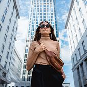 Brown and blue in the city.. Een project van Fotografie y Modefotografie van Mariusz Lotocki - 30.08.2022