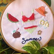 Il mio progetto del corso: Ricamo con texture: combina punti e perline. Accessor, Design, Costume Design, Arts, Crafts, Embroider, Fiber Arts, Color Theor, and Textile Design project by Rita Pontrandolfo - 08.30.2022