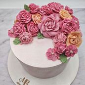 Mi proyecto del curso: Flores de crema de mantequilla para cake design. Design, and DIY project by Victor Guzman Salzano - 08.30.2022