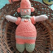 Mis amigurumis: Pikarlus y Jaimigurumi. Un proyecto de Artesanía, Diseño de juguetes, Tejido, Crochet, Amigurumi y Diseño textil de Sola In the Garden - 31.08.2022
